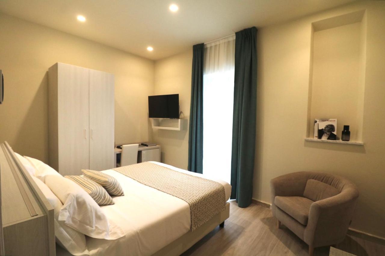 Doride Suites Boutique Hotel มารีนาดีคาร์รารา ภายนอก รูปภาพ