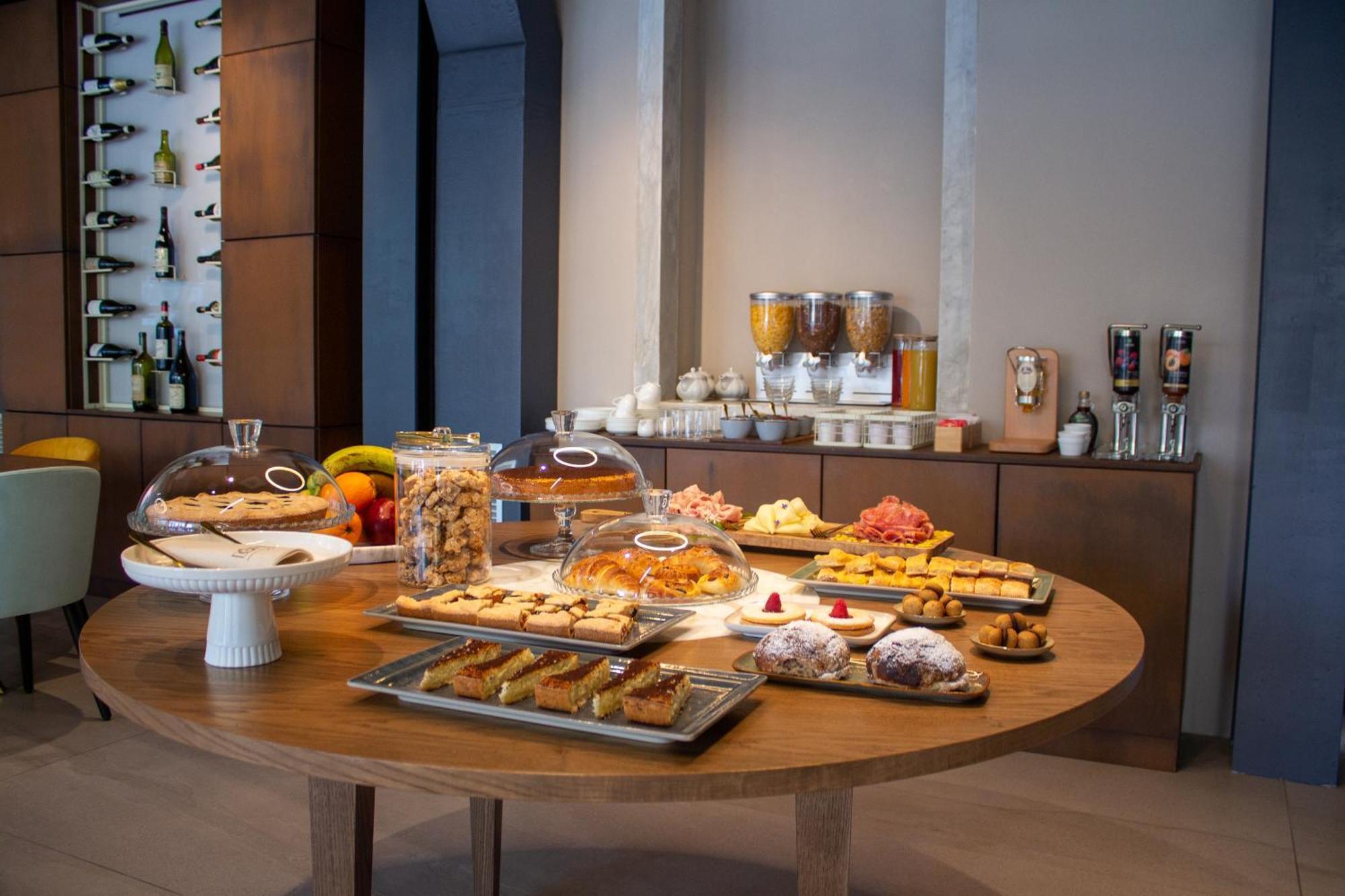 Doride Suites Boutique Hotel มารีนาดีคาร์รารา ภายนอก รูปภาพ