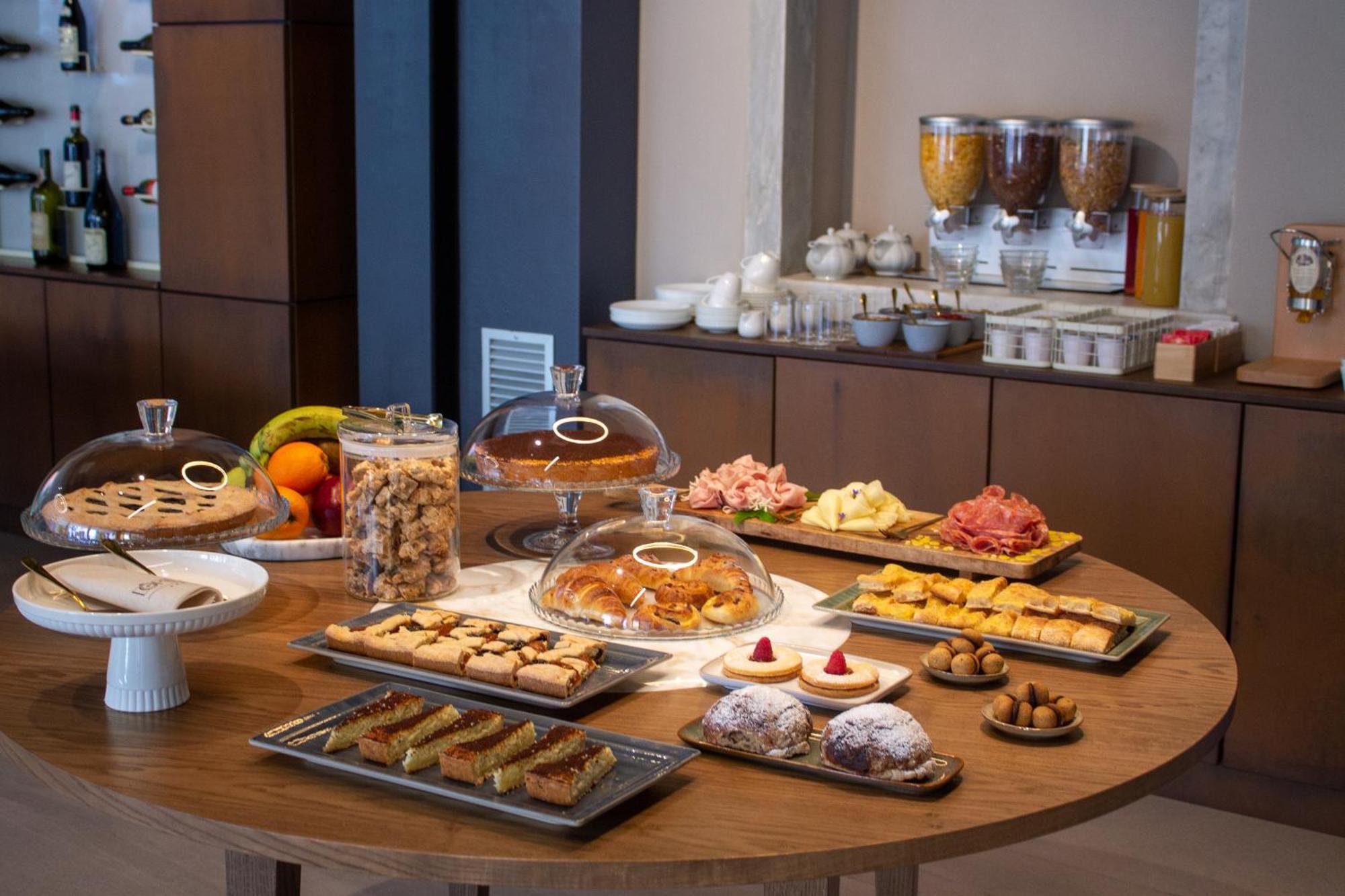 Doride Suites Boutique Hotel มารีนาดีคาร์รารา ภายนอก รูปภาพ