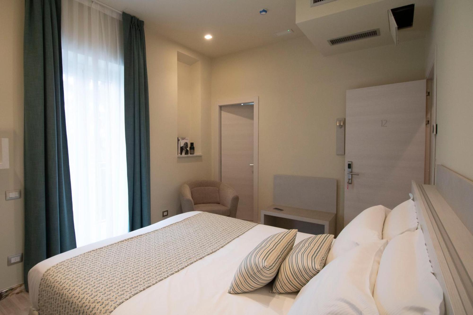 Doride Suites Boutique Hotel มารีนาดีคาร์รารา ภายนอก รูปภาพ