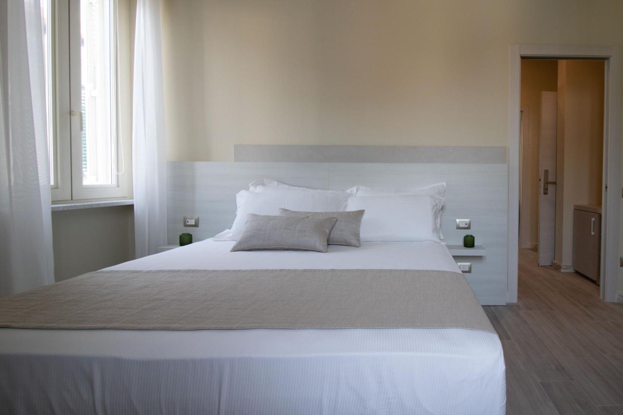 Doride Suites Boutique Hotel มารีนาดีคาร์รารา ภายนอก รูปภาพ
