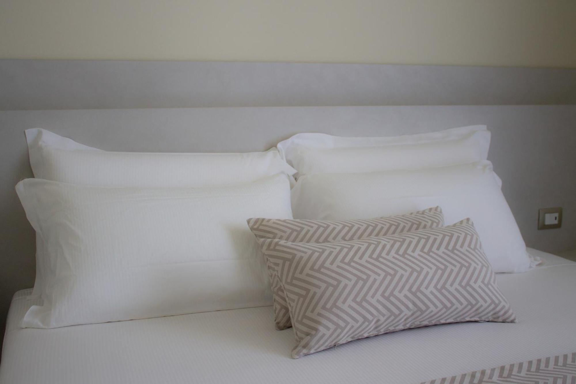 Doride Suites Boutique Hotel มารีนาดีคาร์รารา ภายนอก รูปภาพ