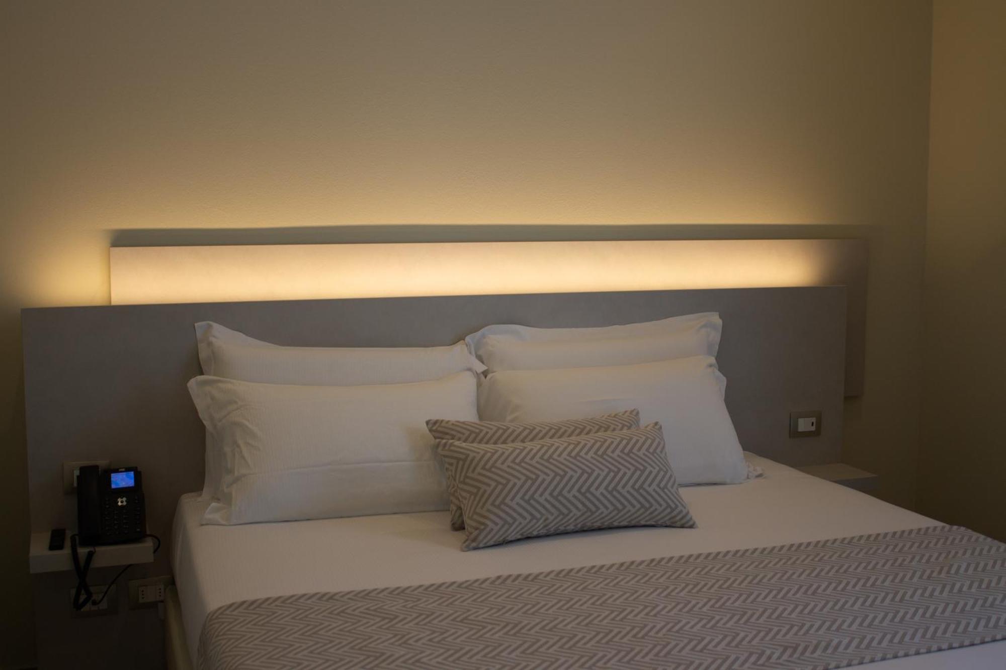 Doride Suites Boutique Hotel มารีนาดีคาร์รารา ภายนอก รูปภาพ